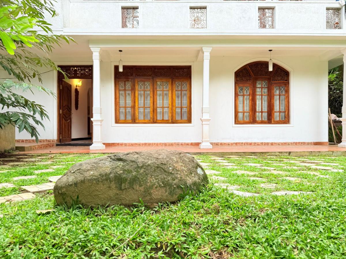 Calm Villa Kandy - B&B