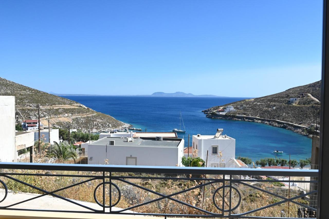 Julie's SeaView Apartment - B&B Vlychádia