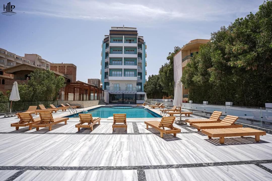 Luxury apartment with beautiful view and free private beach - B&B Hurghada
