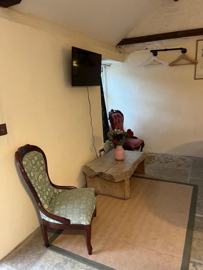 Deluxe Studio