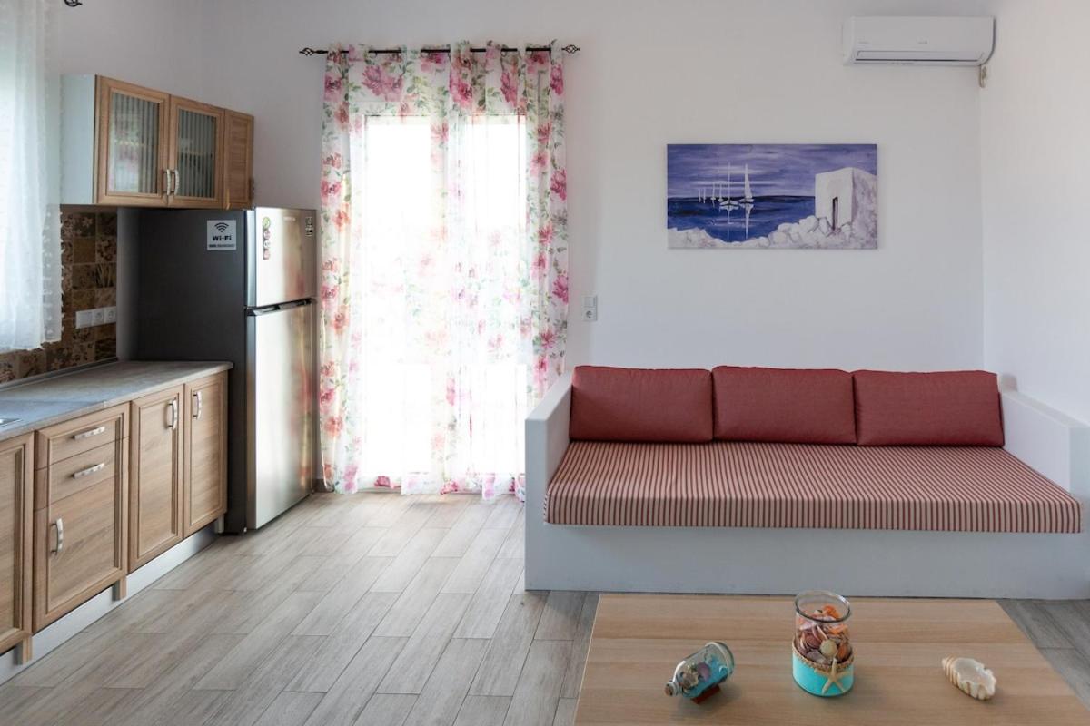 Helona Prince - apartment No 3 - Chambres d'hôtes Foinikoúnta