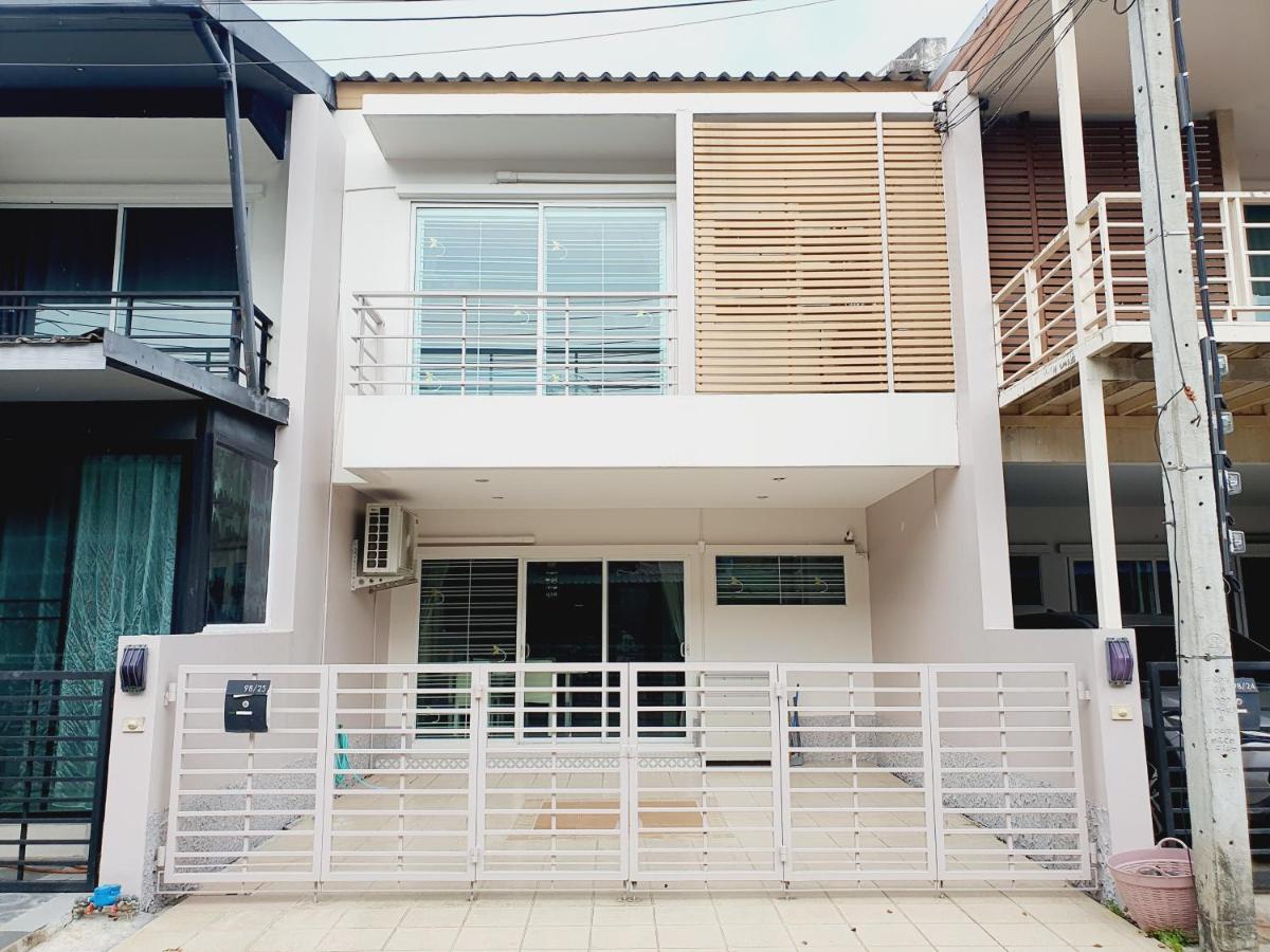 Comfy Townhome 5min walk to 7-11 - Ferienwohnung Ban Nong Bua