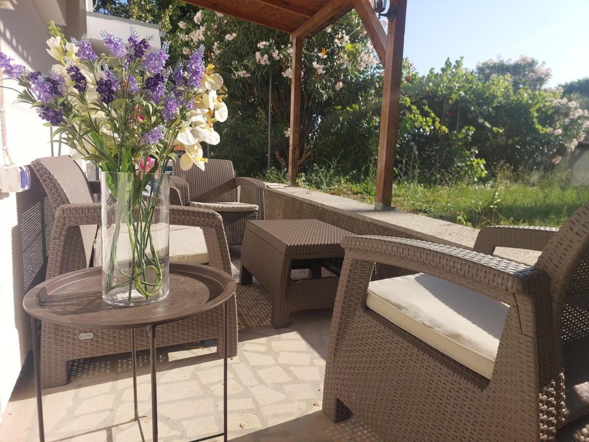 One-Bedroom Apartment with Garden View