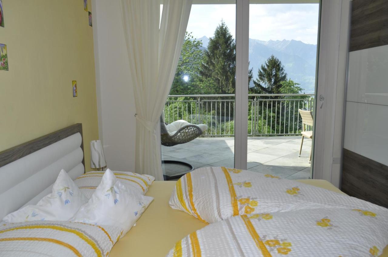 Two-Bedroom Apartment with Mountain View