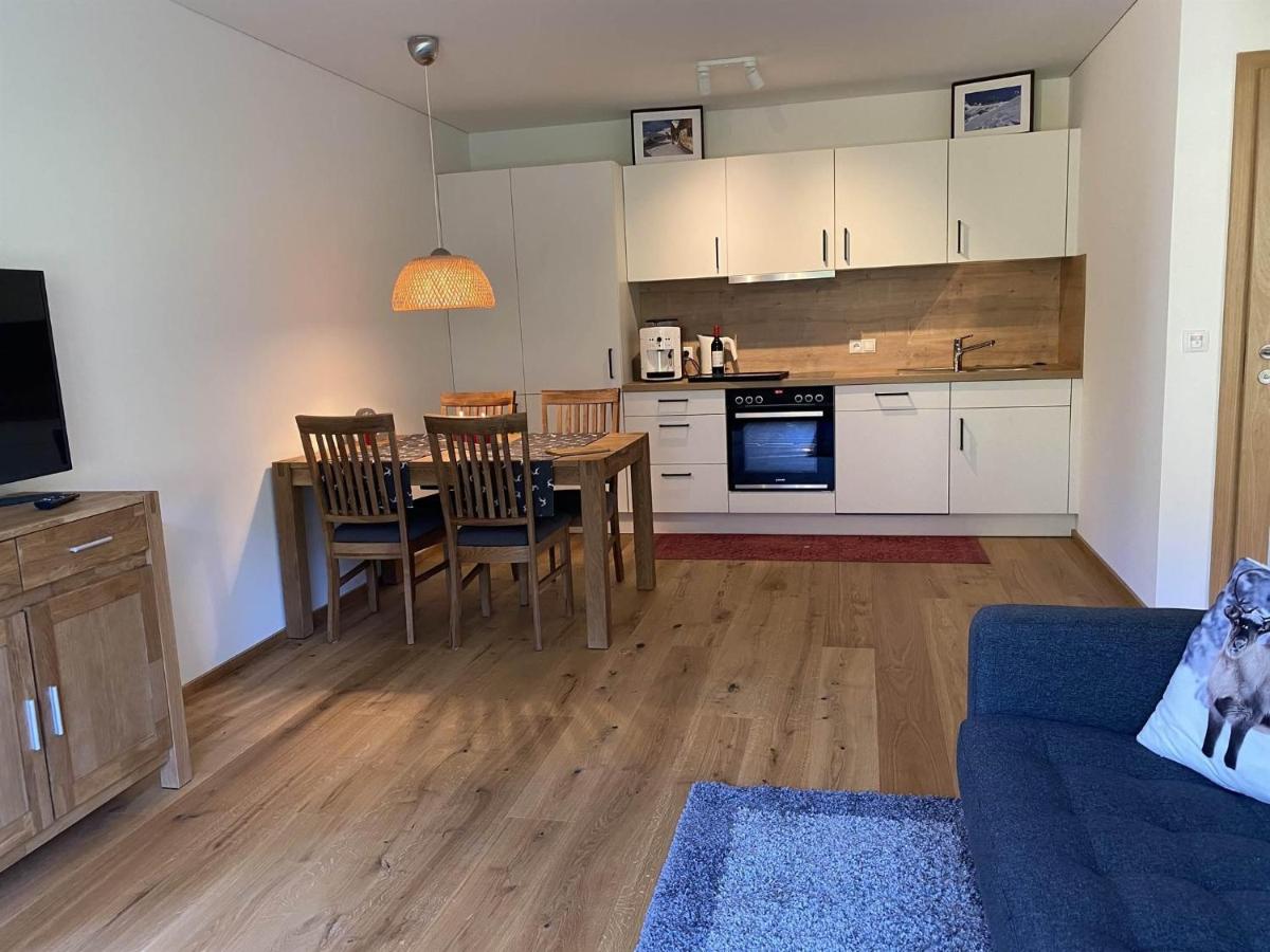 Apartment mit 2 Schlafzimmern und Dusche 