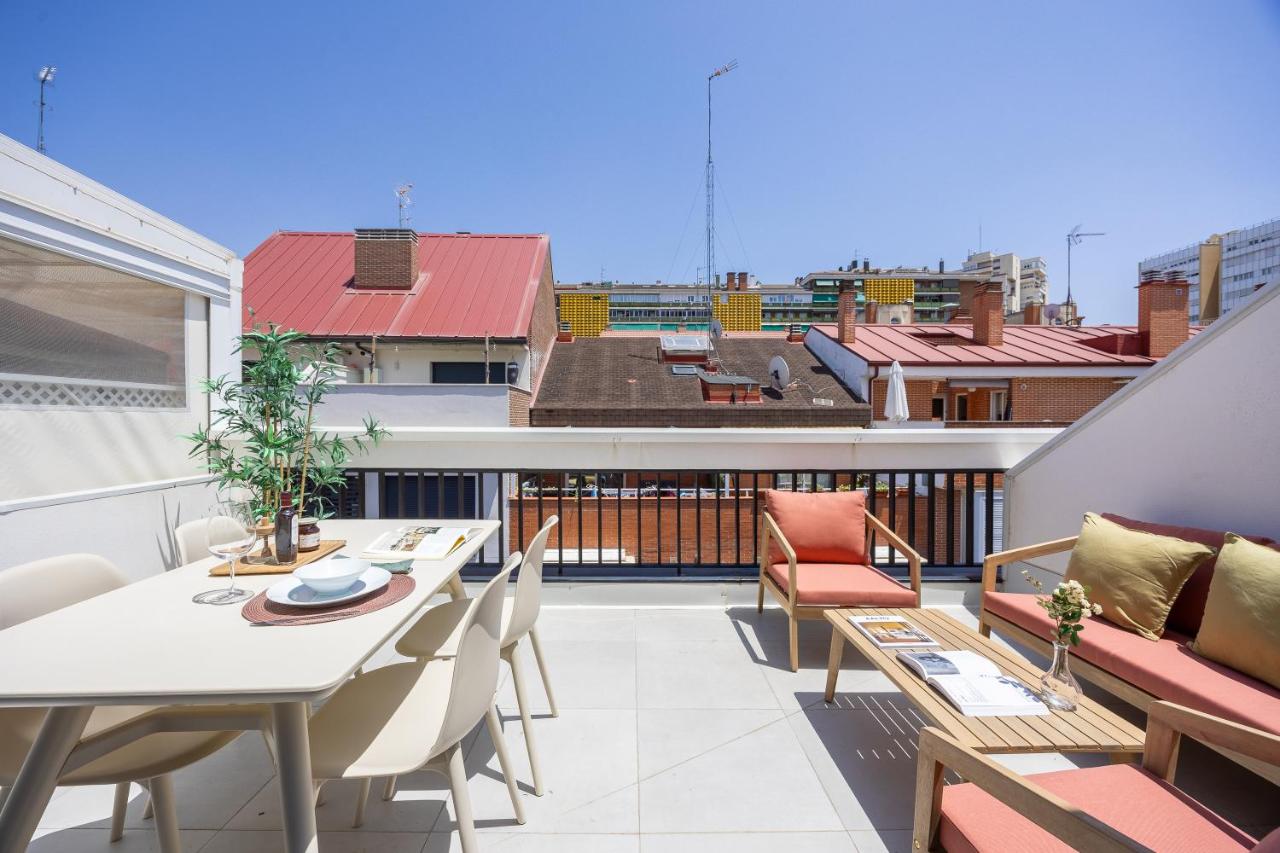 Edmond Vibes Airport - Ifema Hub - Bed and Breakfast Madrid
