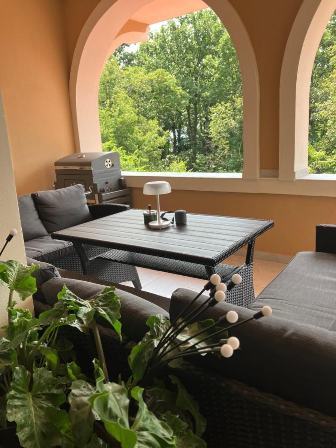 Chic Spacious Apartment Surrounded by Nature Near Opatija - B&B Matulji
