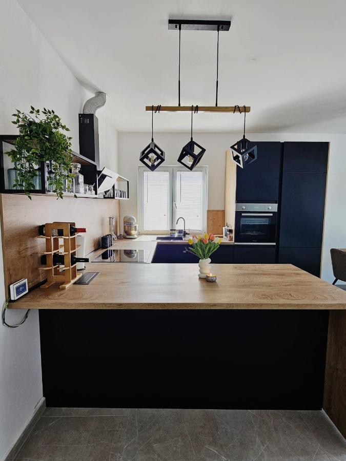 Apartment mit 3 Schlafzimmern und Balkon