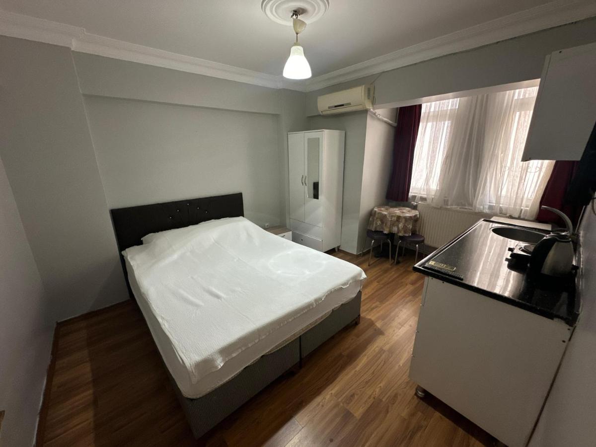 Deluxe Studio