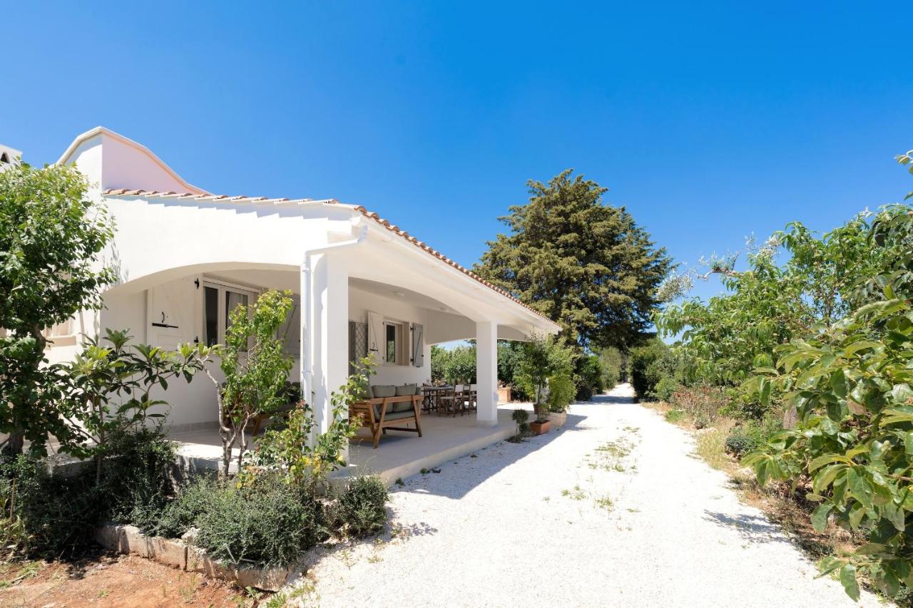 Meraki house con piscina privata - B&B San Michele Salentino