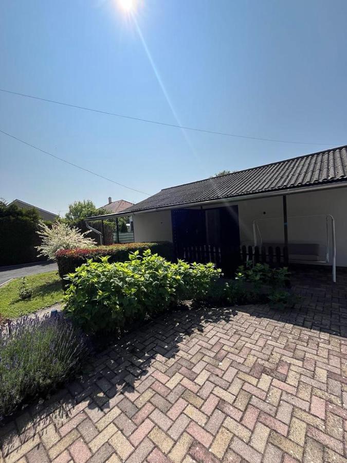 Hibiscus Apartman - B&B Balatonfenyves