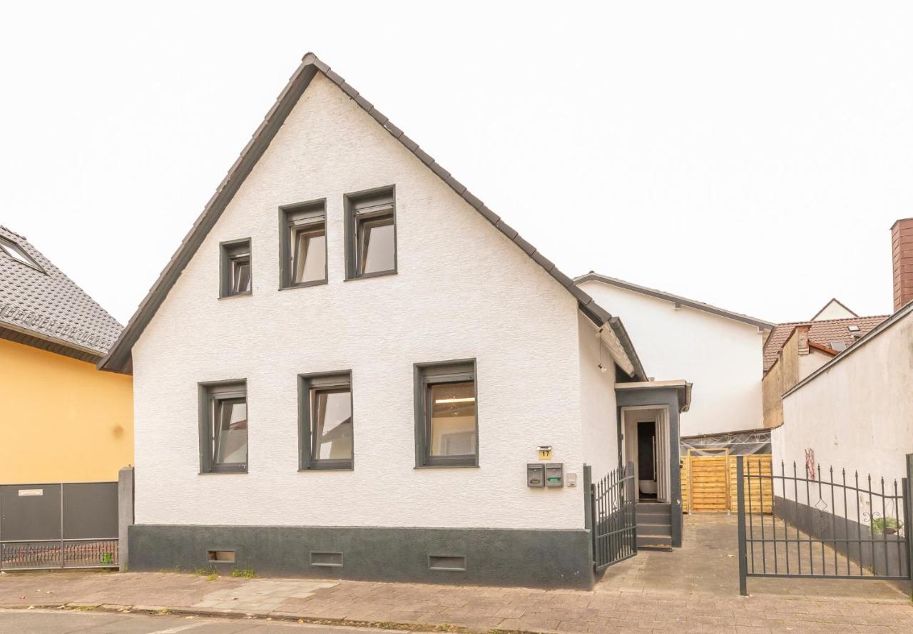 Ein Familie Haus in Zentrale Lage - Chambres d’hôtes Dreieich