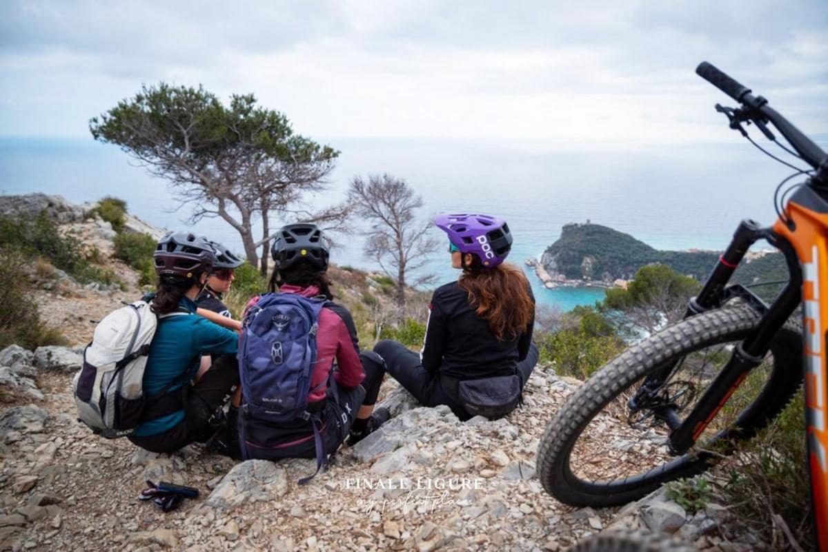 Garden & Seaview - Relax for Bikers and Families - B&B Bardino Vecchio