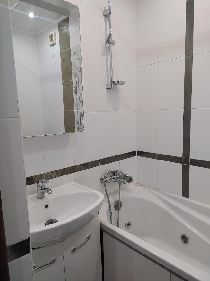 2 х комнатная квартира в старом центре правого берега - B&B Astana