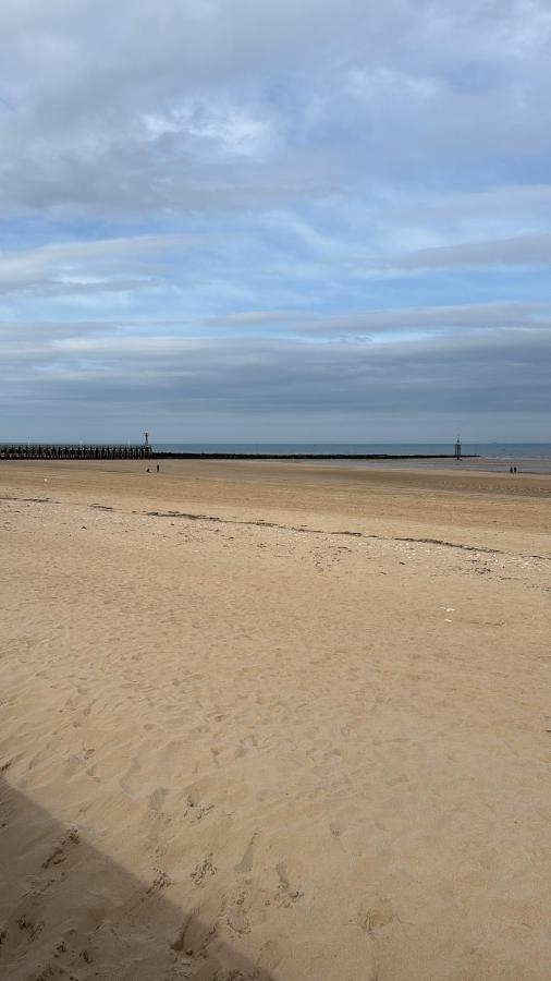 Appartement avec terrasse vue mer 50 mètres de la plage - Chambres d’hôtes Courseulles-sur-Mer