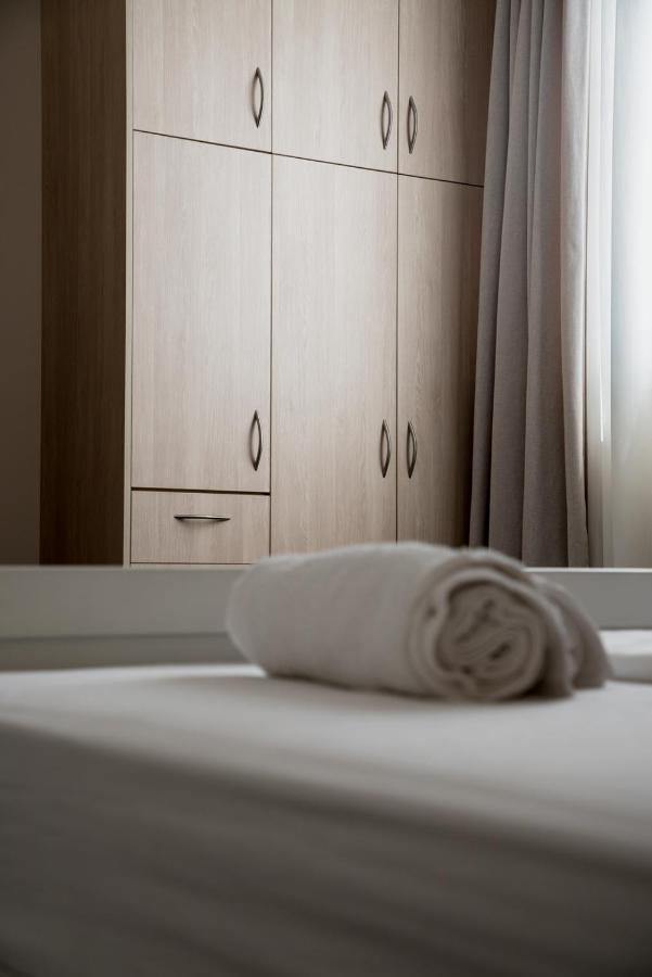 Deluxe One-Bedroom Apartment with Garden View