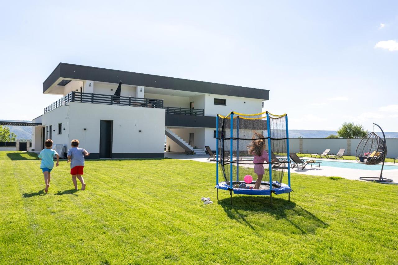 Villa One Wall - Bed and Breakfast Mostar