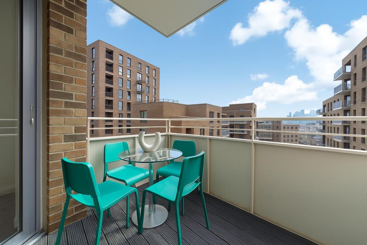 1 Bed Apartment with Balcony in Bow - B&B London