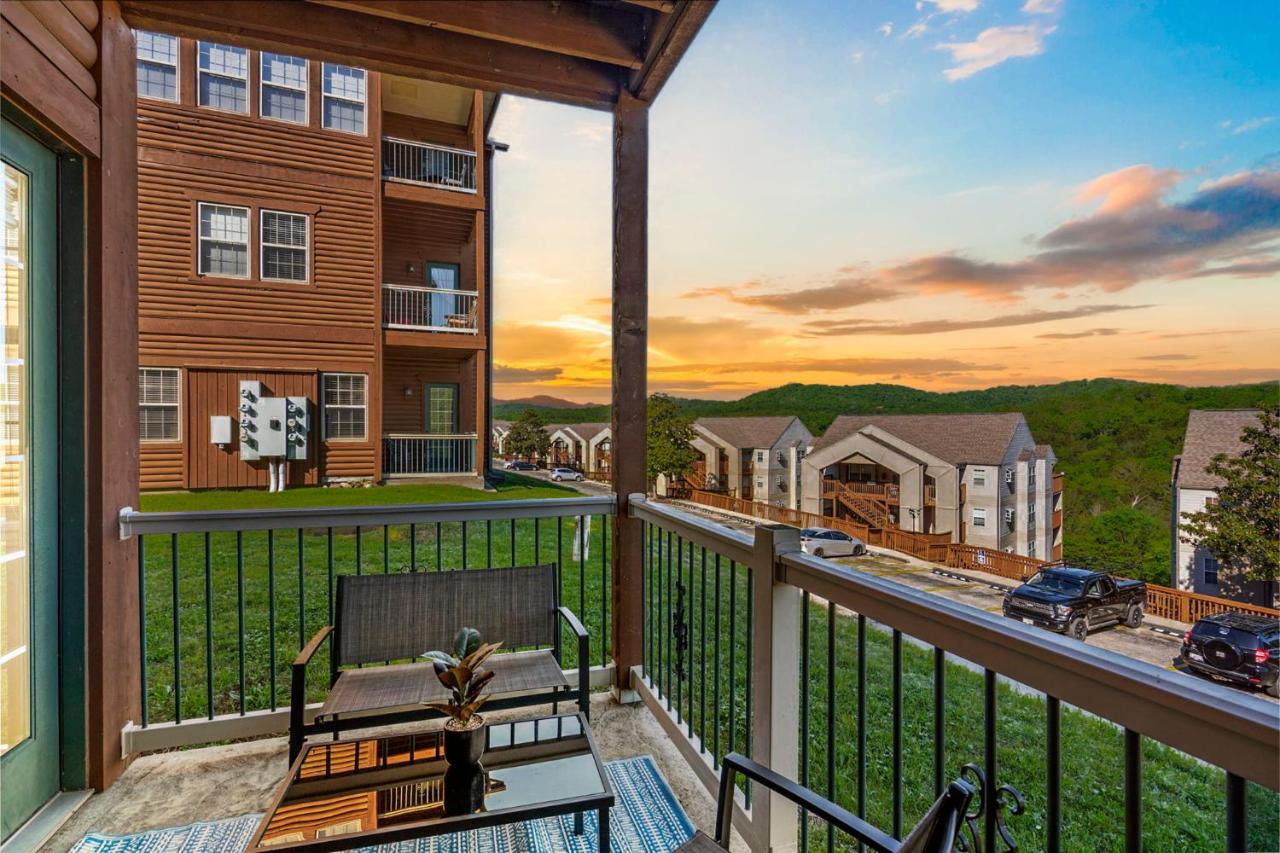 Always 80 and Sunny - Silver Dollar City - B&B