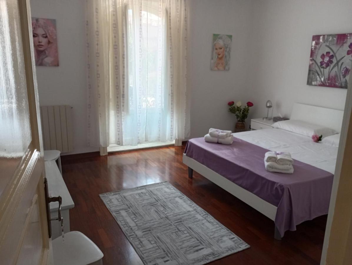 Standard Double Room with Shared Bathroom