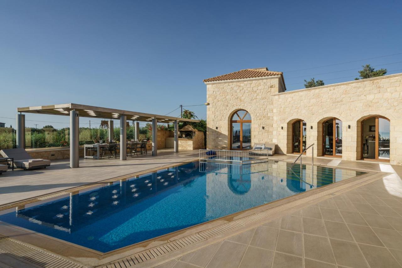 Spacious Stone Villa with Private Pool, Sea View & Sunset Views - B&B Astérion
