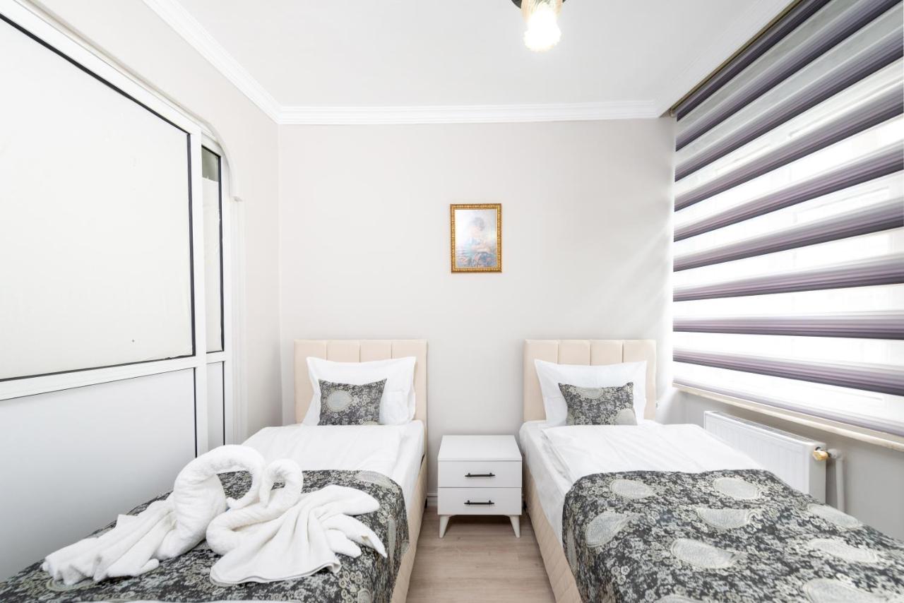 Three-Bedroom Apartment with Balcony