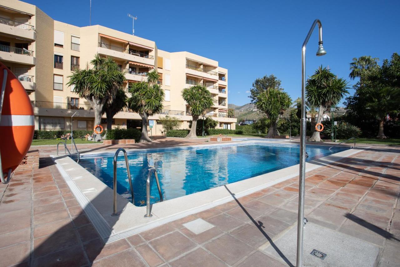 Apartamento en primera línea de playa con piscina - B&B La Herradura