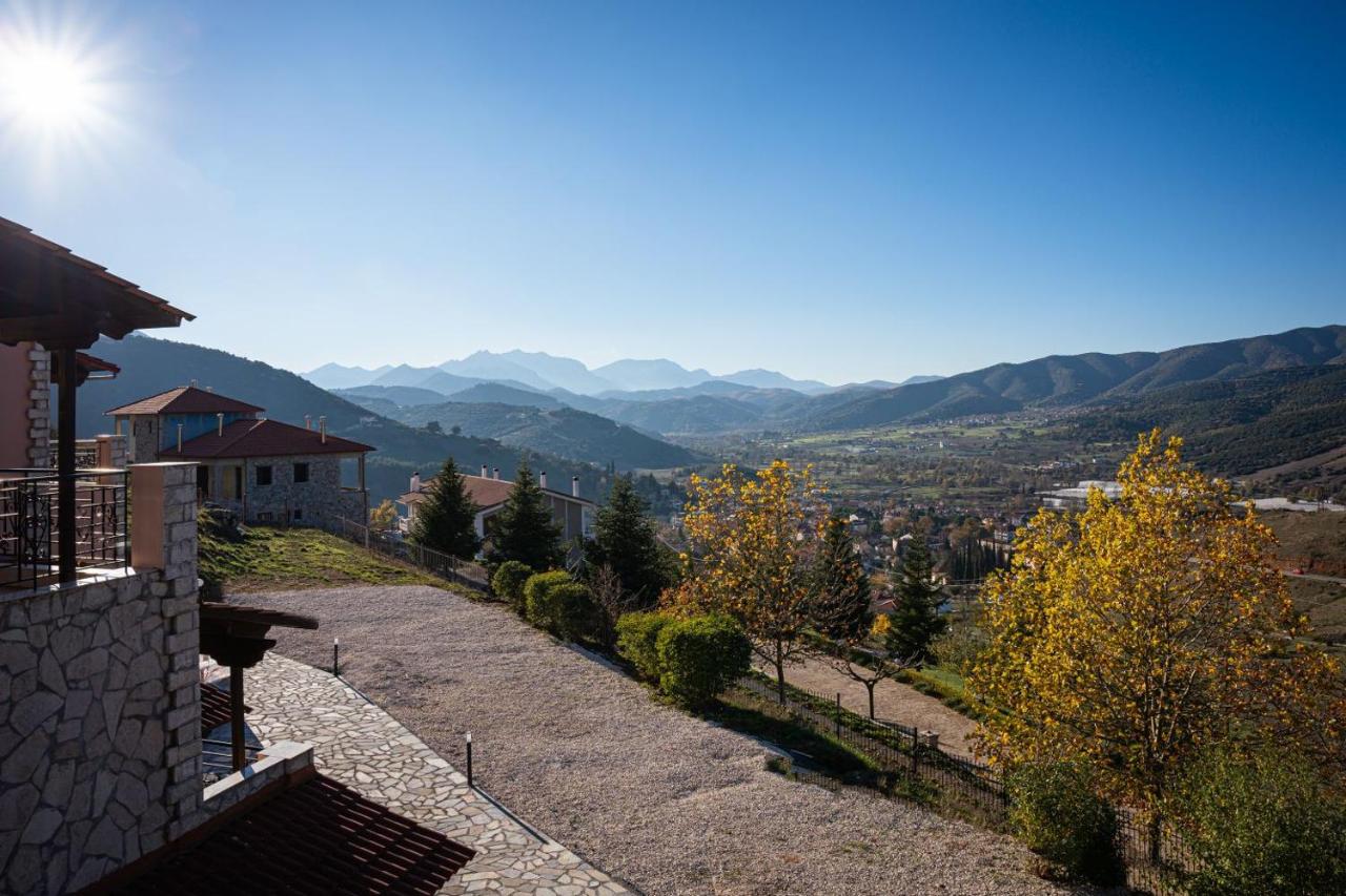 Ermis Suites by GM Luxury Suites Kalavryta - B&B Kalávryta