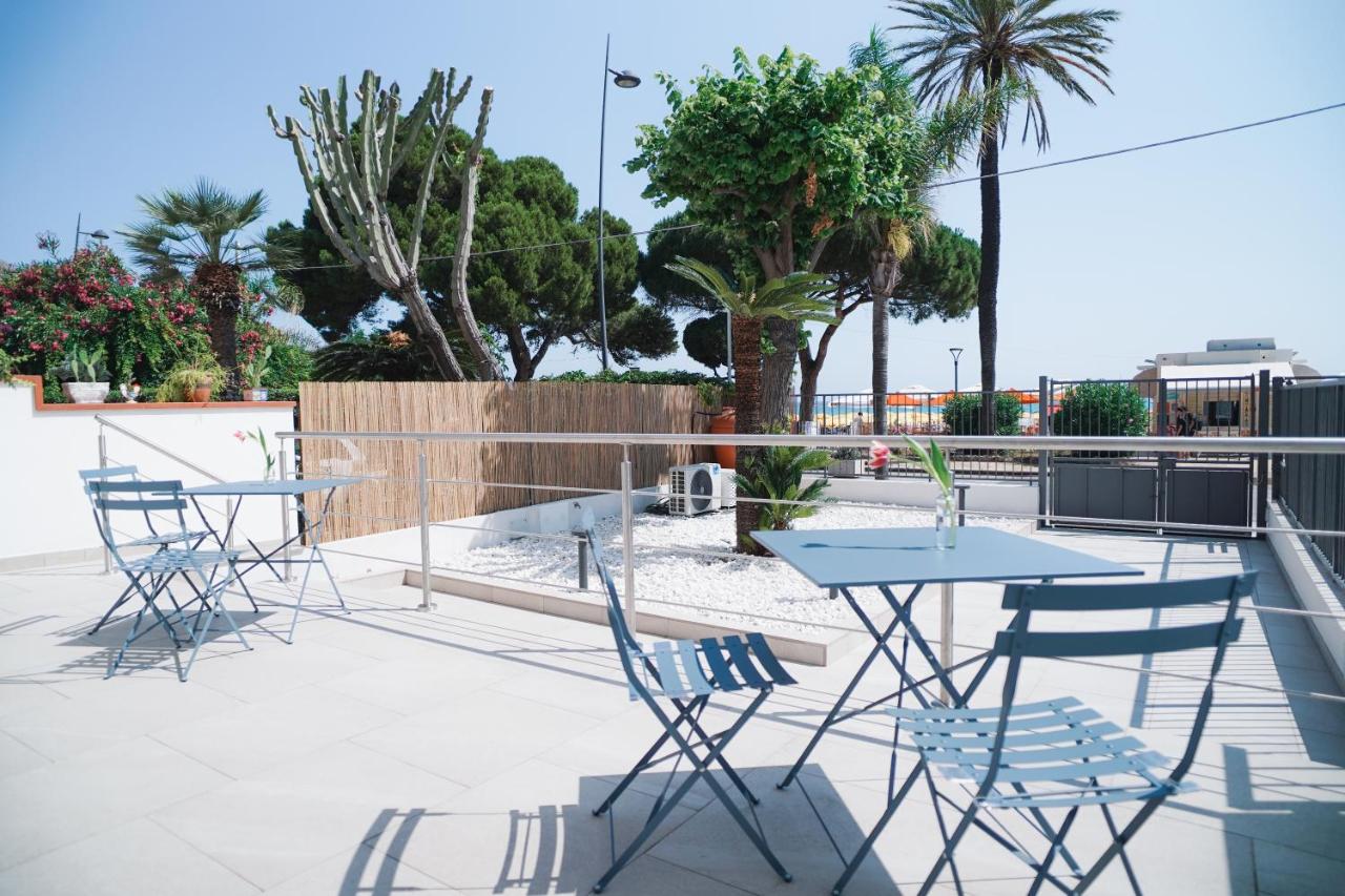 Regina Elena Luxury Apartments - Bed and Breakfast Mondello
