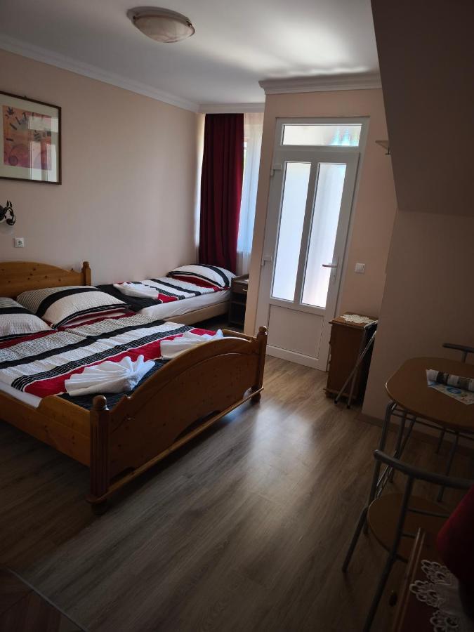 Dreibettzimmer