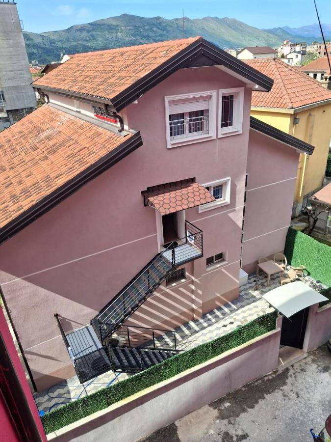 Apartment Vila Kazazi - Bed and Breakfast Shkodër