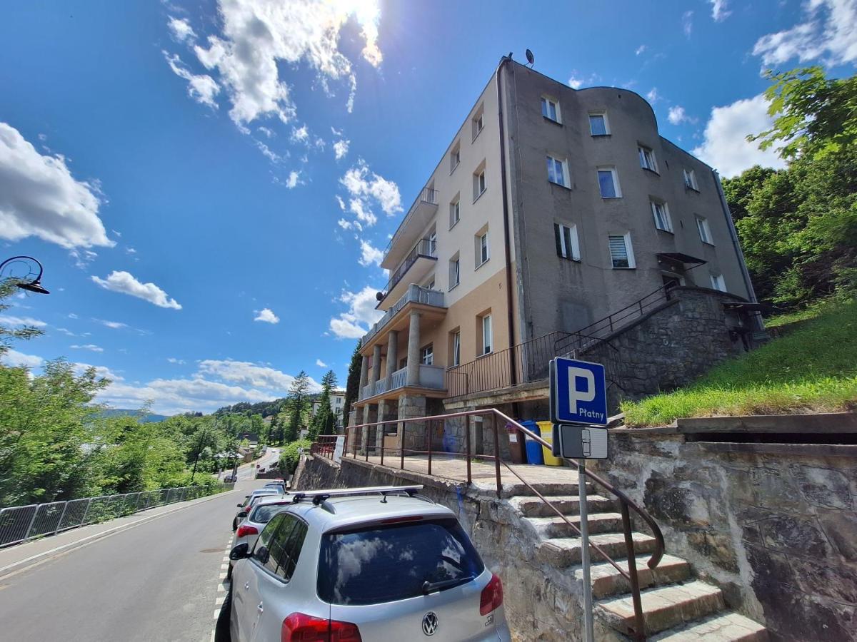Krynicki Lotos Apartament przy deptaku - B&B Krynica-Zdrój