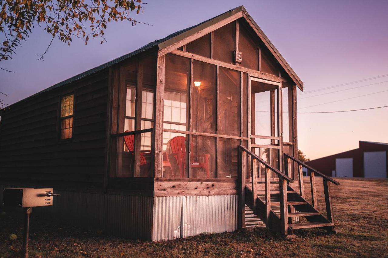 Lakeview Cedar Cabin - Whistle Stop - 2 - B&B