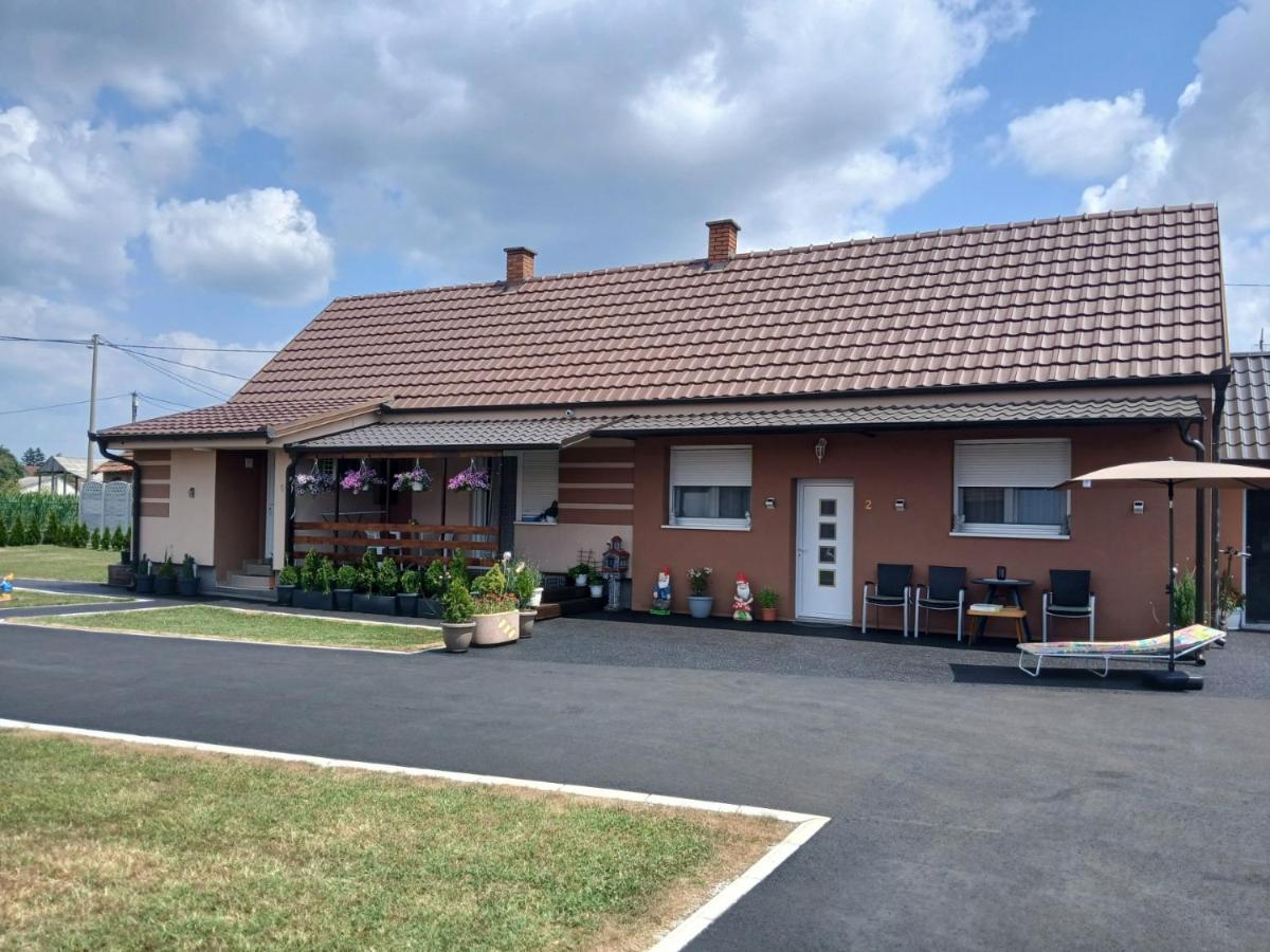 Domaćinstvo Pocikini Zasavica - Chambres d’hôtes Zasavica