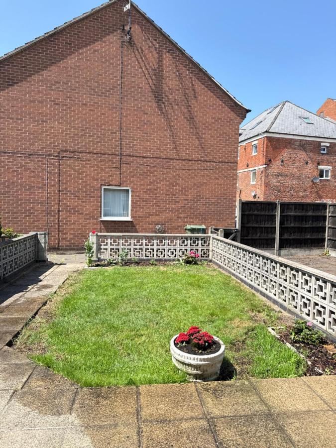 NEW refurbished Luxurious home with great transport links - Chambres d’hôtes Newark on Trent