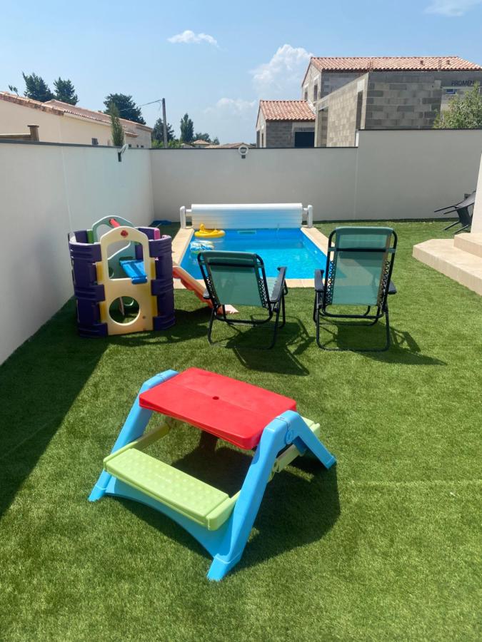 villa 8 personnes clim, piscine, parking - B&B