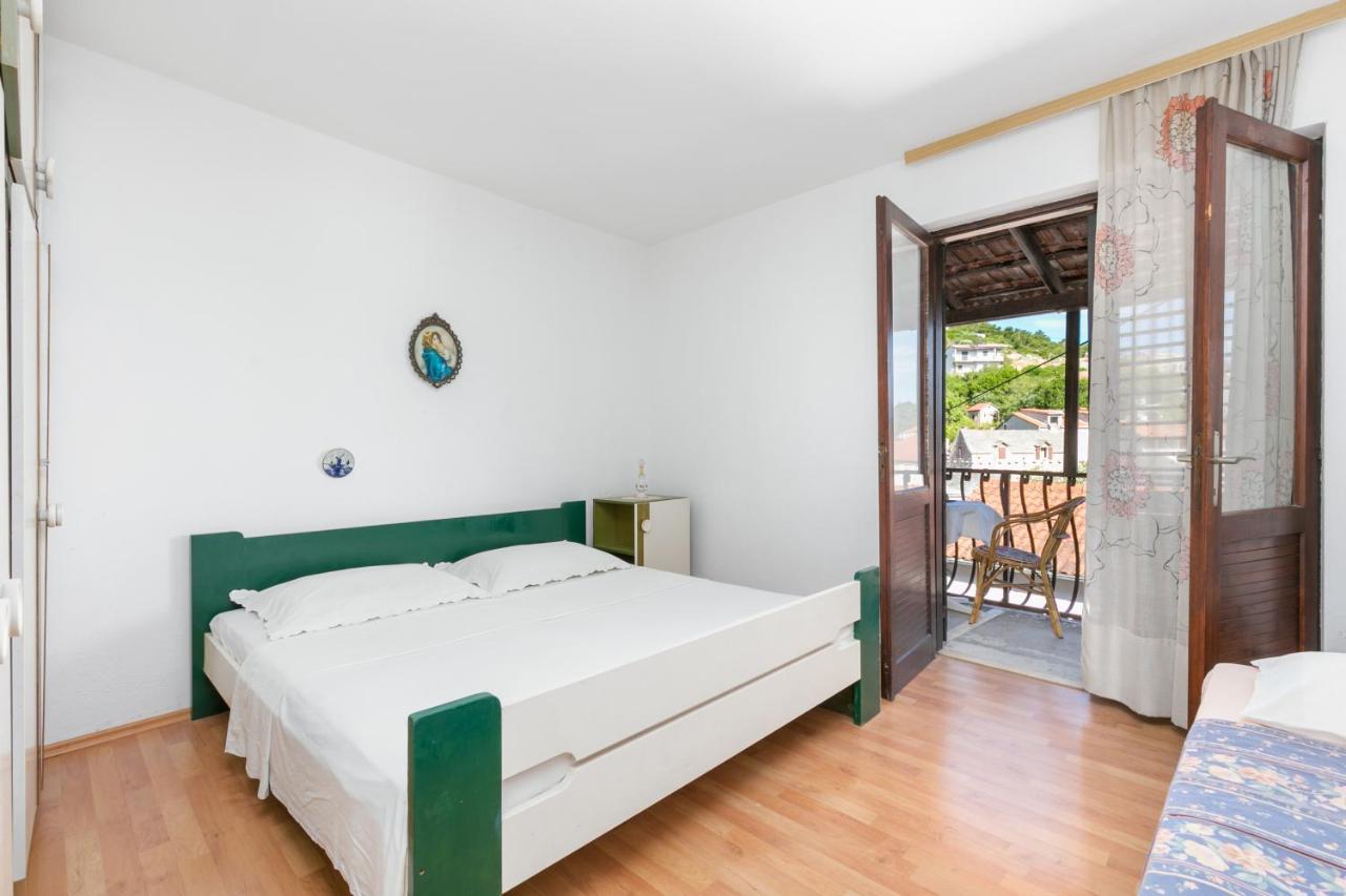 Apartamento de 2 dormitorios con balcón y vistas al mar