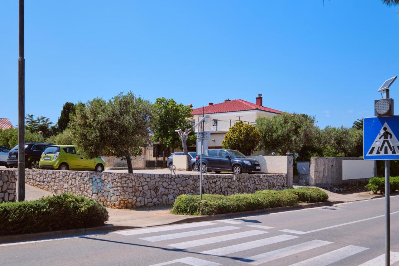 Apartments with parking spaces Losinj, Losinj - 24690 - B&B