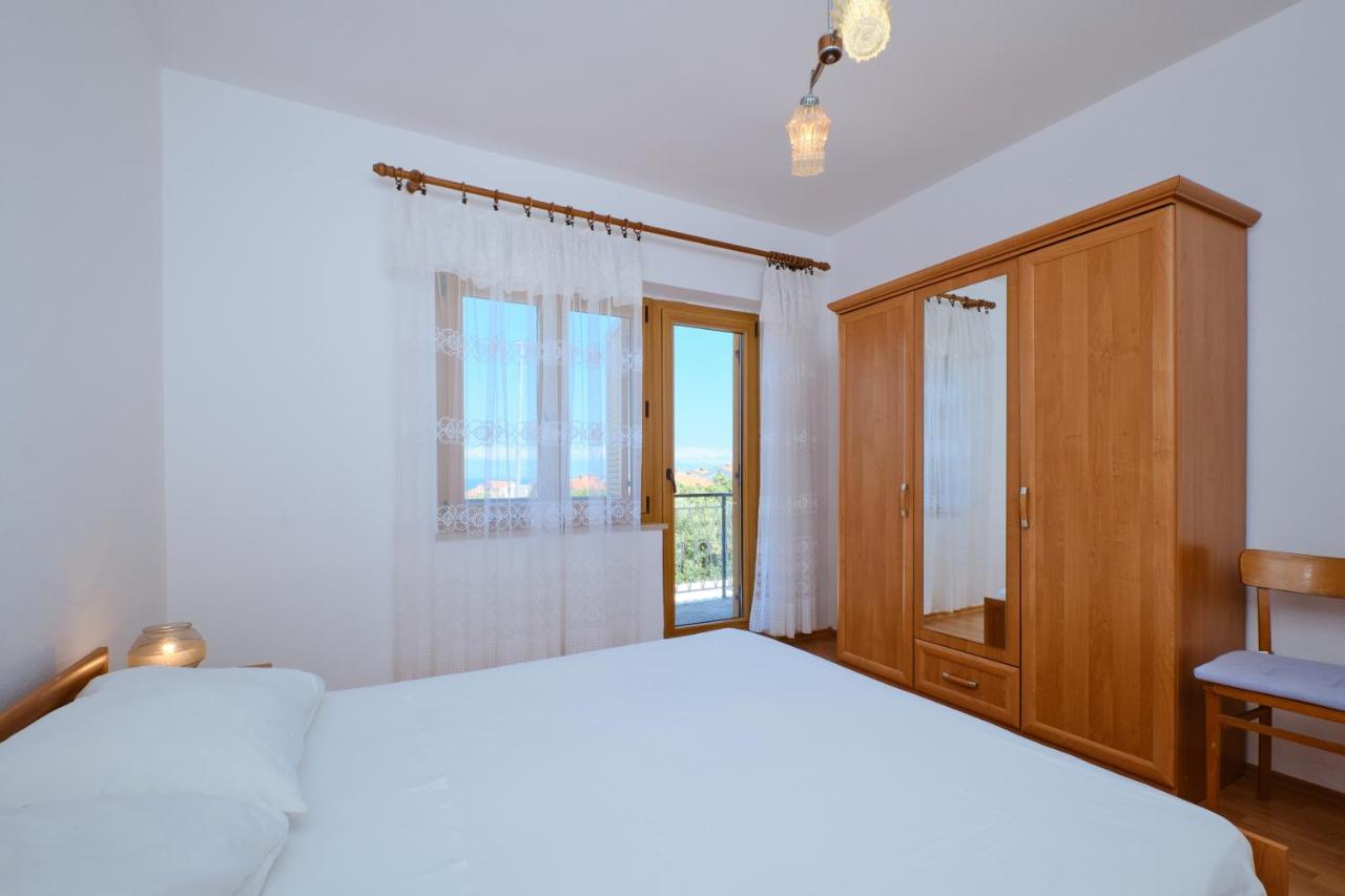 Apartment mit 2 Schlafzimmern, Terrasse und Meerblick