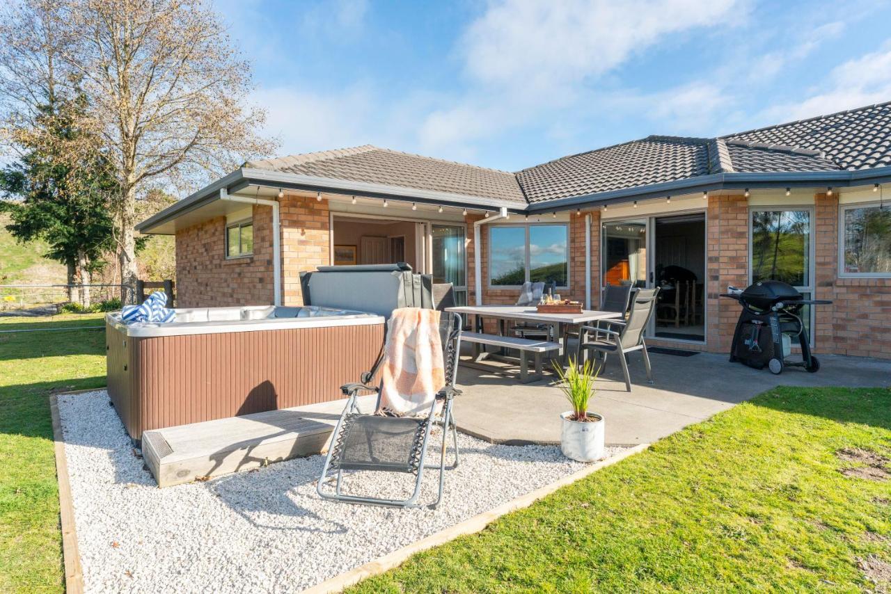Soak & Stay Acacia Bay - spa, pet, family friendly - Ferienwohnung Taupo
