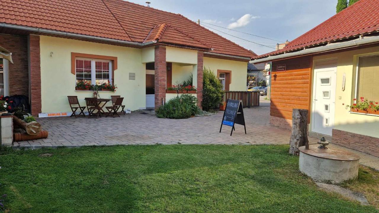 Ubytovanie pod hradom Krásnohorské Podhradie - B&B