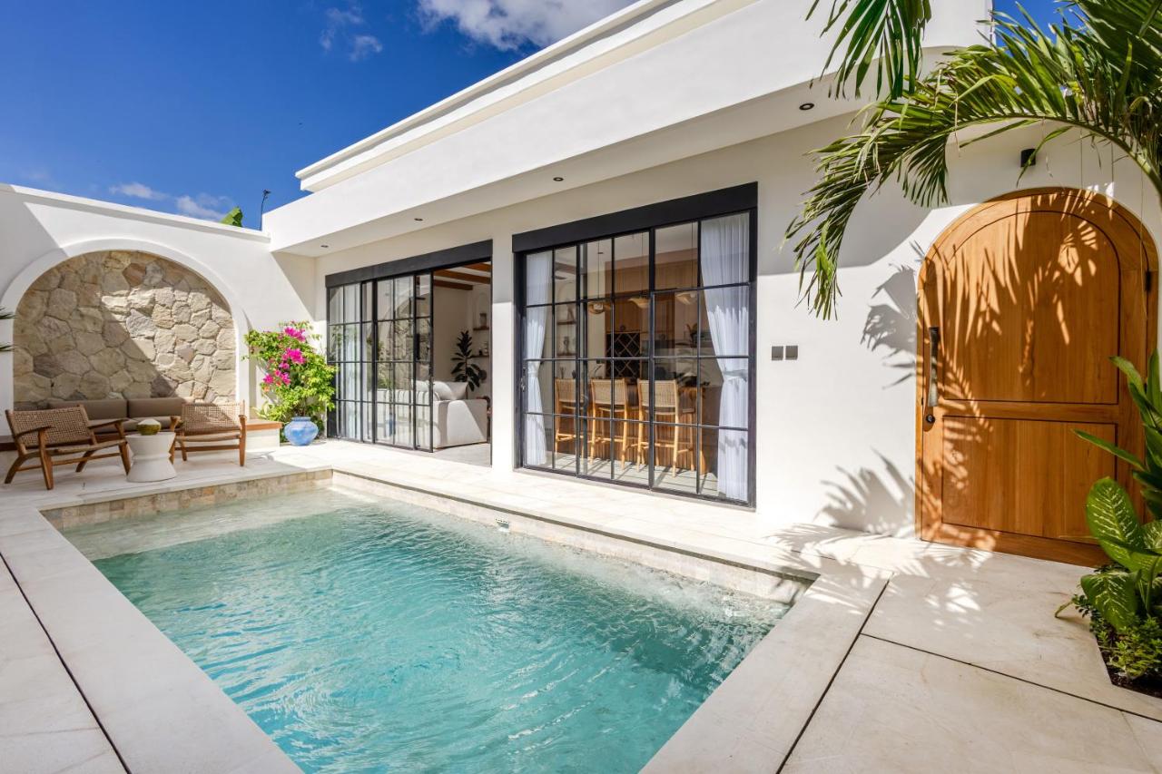 Villa Lisbon Premium by Tofino Villas - B&B Uluwatu
