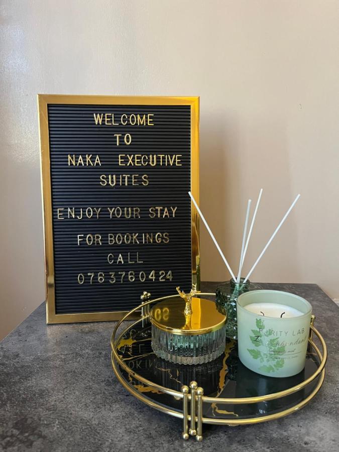 Naka Executive Suites With Balcony, Amazing View of Lake Nakuru, GYM - Chambres d’hôtes Nakuru