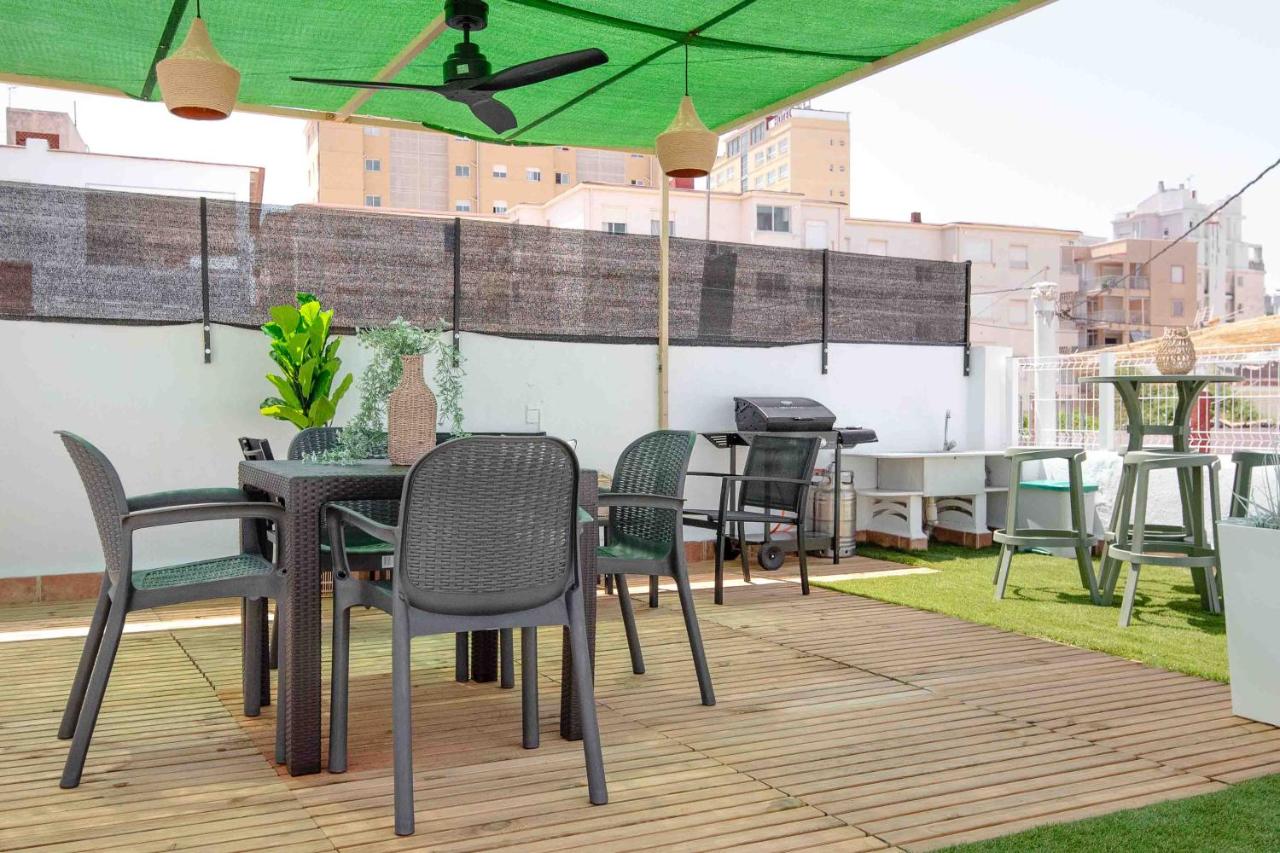 Chalet de Lujo con Azotea de Ensueño y Barbacoa - B&B Puerto de Gandía