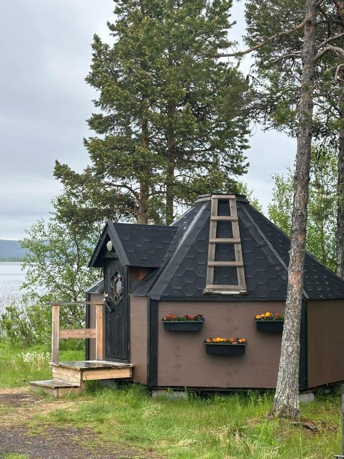 Camp Caroli Hobbit Hut - B&B