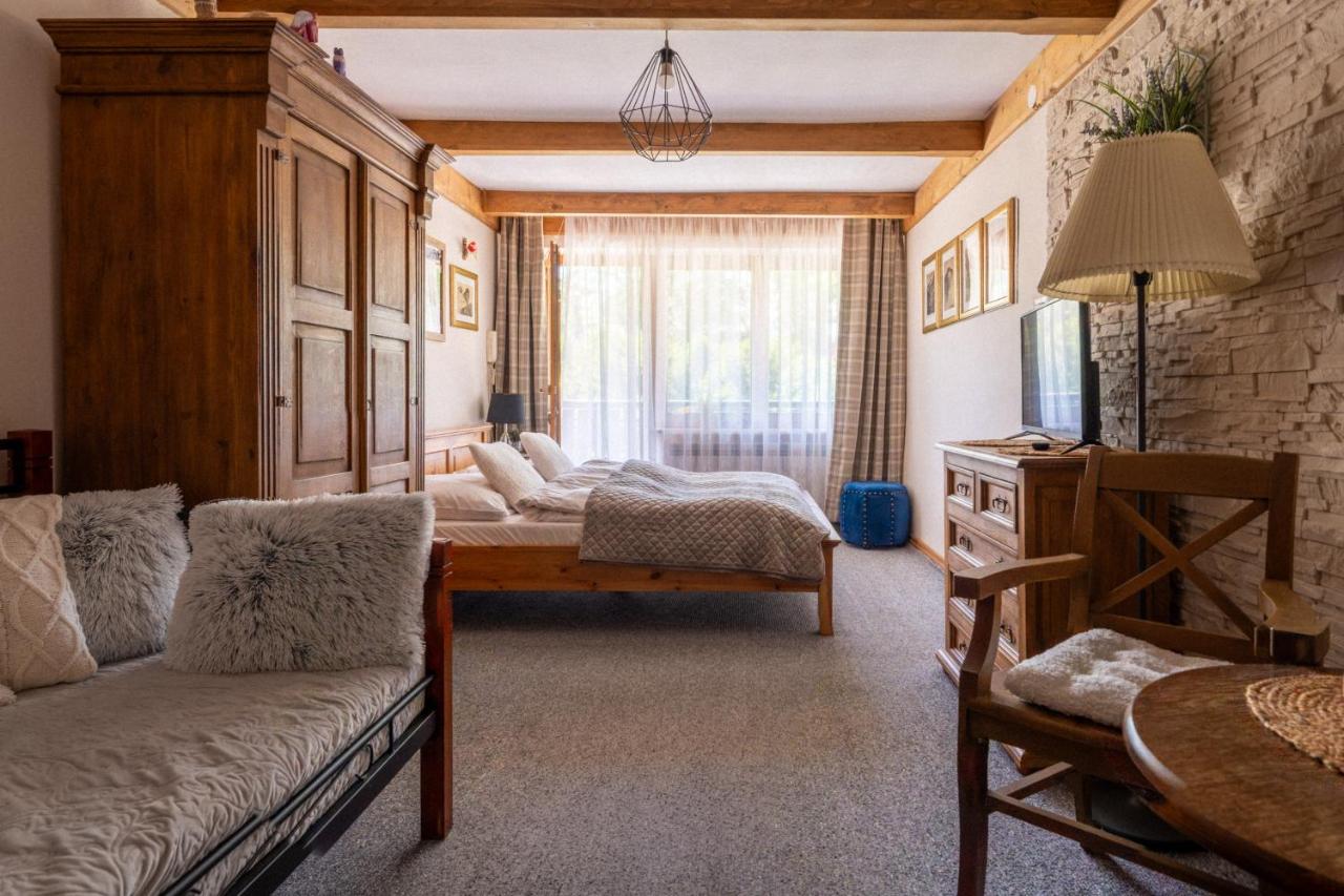 One-Bedroom Apartment with Balcony