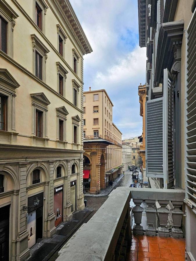 Tosinghi charme e spazio - Balcone con vista nel Centro - B&B Firenze