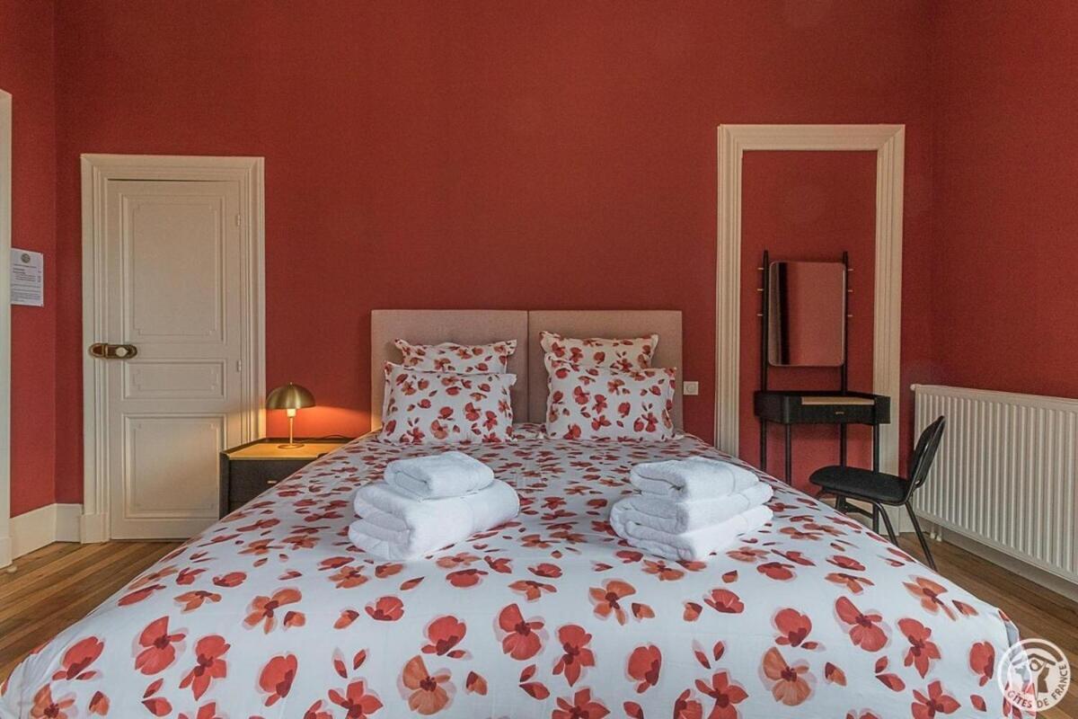 Queen Room with Garden View