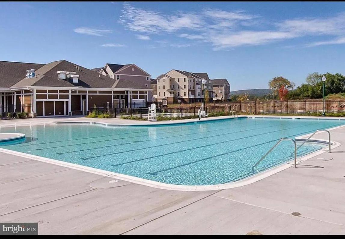 Modern Home with Private Bath Stylish & Comfy - B&B Frederick