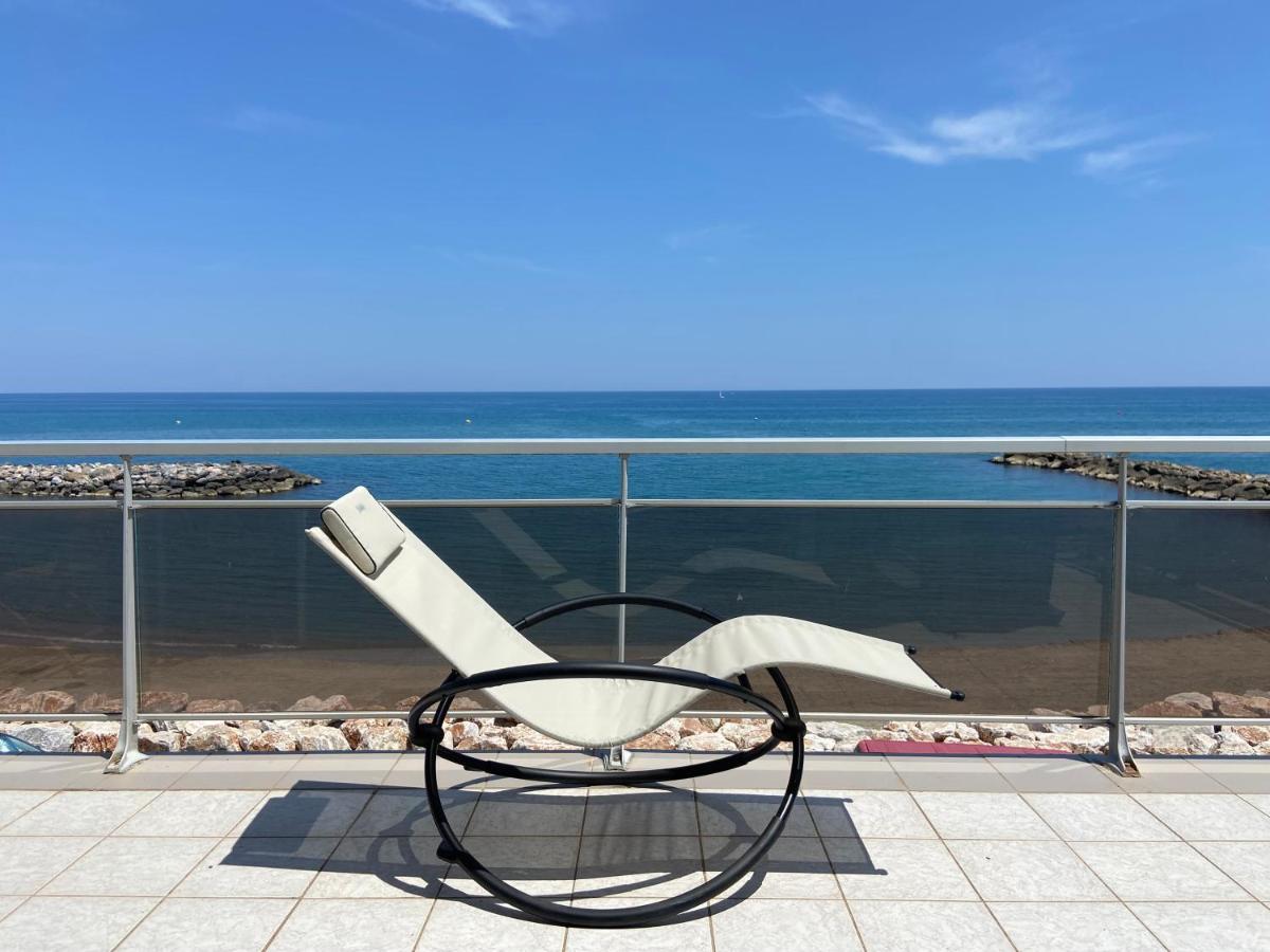 Spacious air-conditioned duplex with 270 degree sea views - Chambres d’hôtes Sainte-Marie